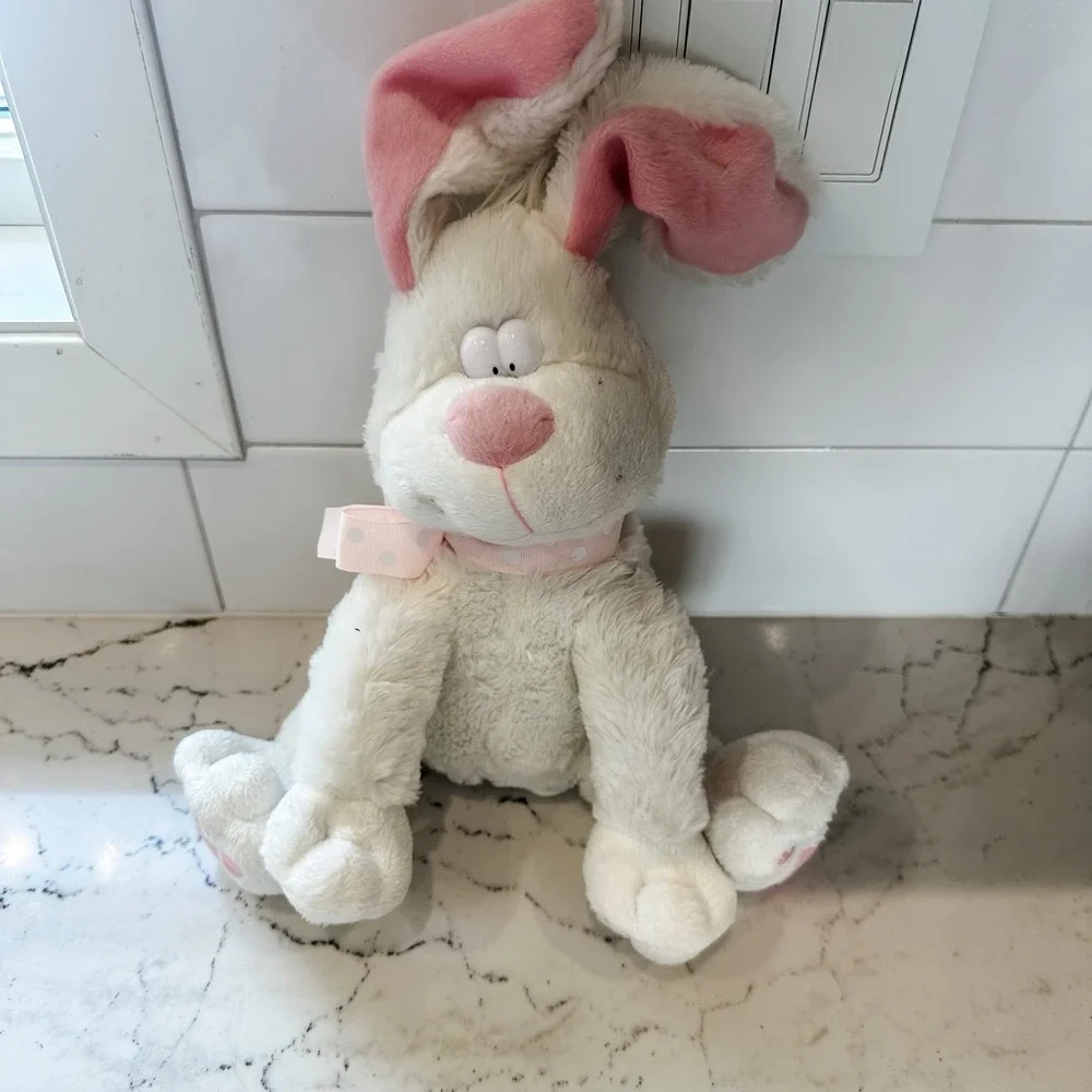 Flappy The Floppy Eared Bunny Rabbit Plush‎ singing 